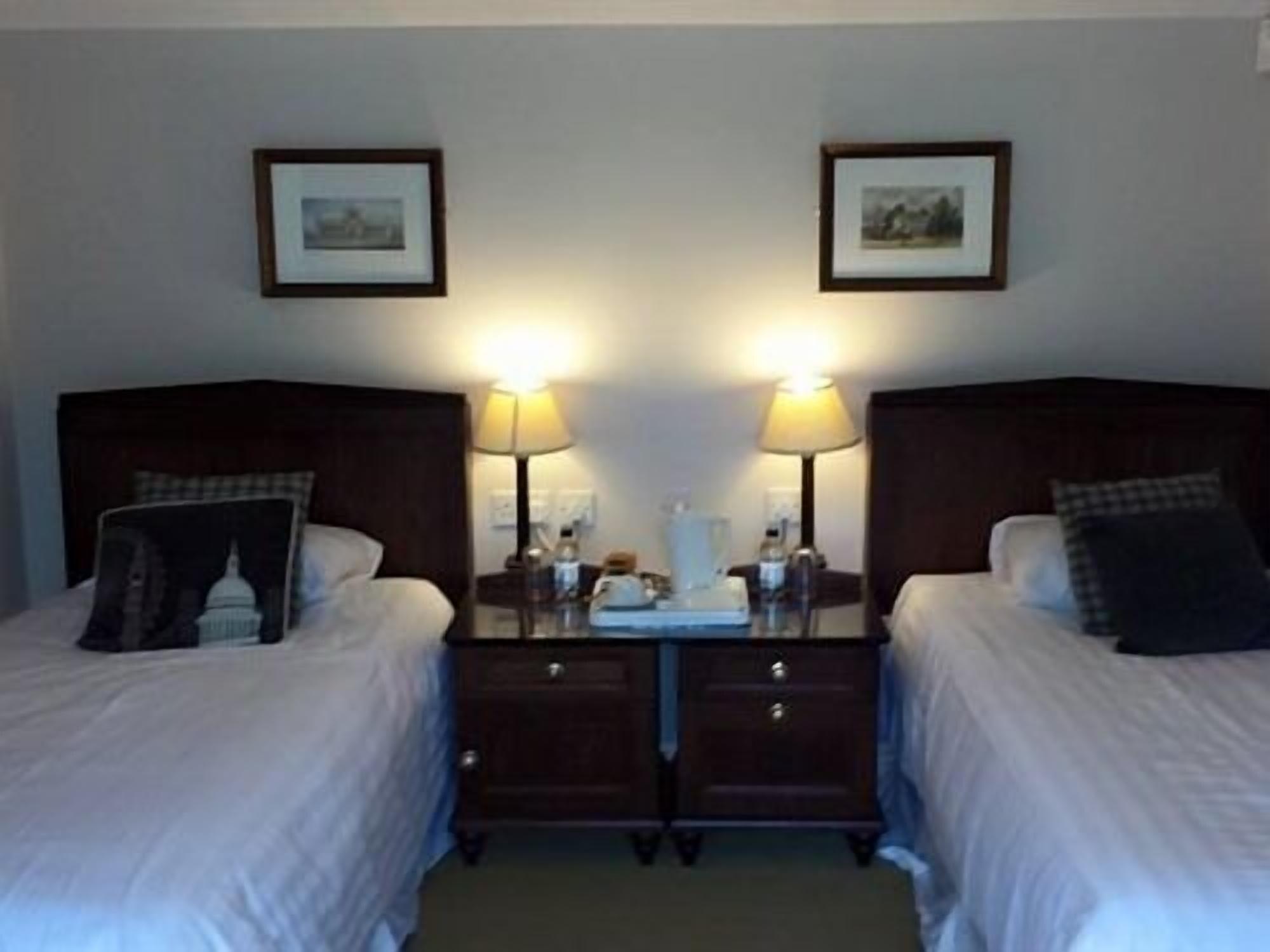 Hotel John Barleycorn à Duxford Extérieur photo