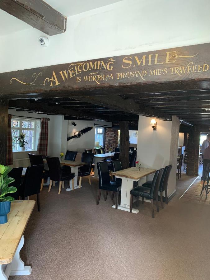 Hotel John Barleycorn à Duxford Extérieur photo