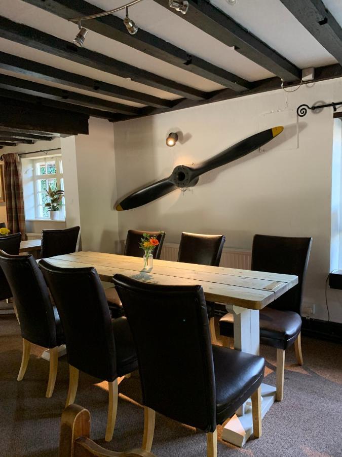 Hotel John Barleycorn à Duxford Extérieur photo